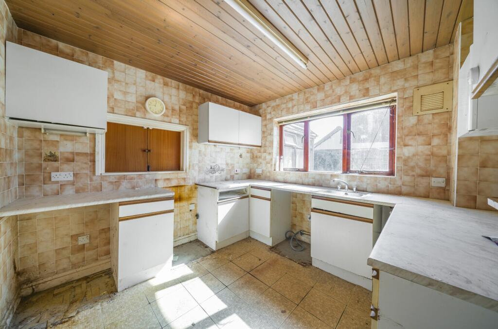 James Street, Selsey, PO20 - View 4