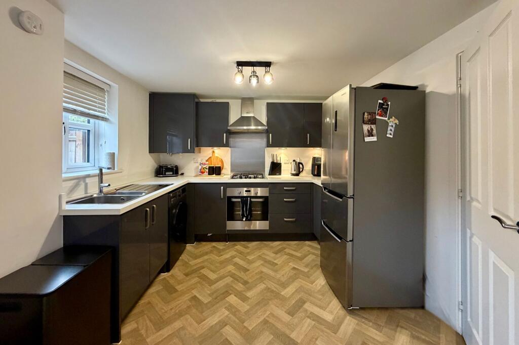 Oak Tree Road, Great Glen, LE8 photo 2