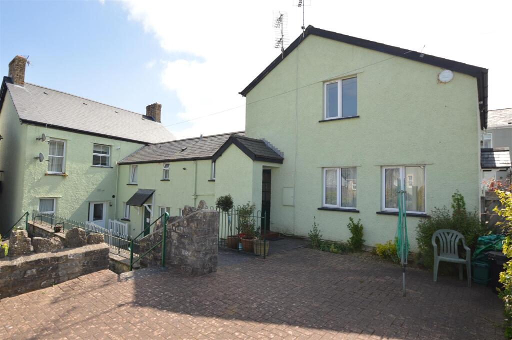Main image of property: 5 Eastgate Mews, Cowbridge, CF71 7DY
