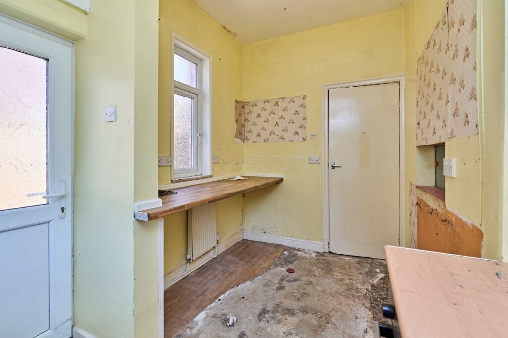 House in Crewe, Wistaston - More