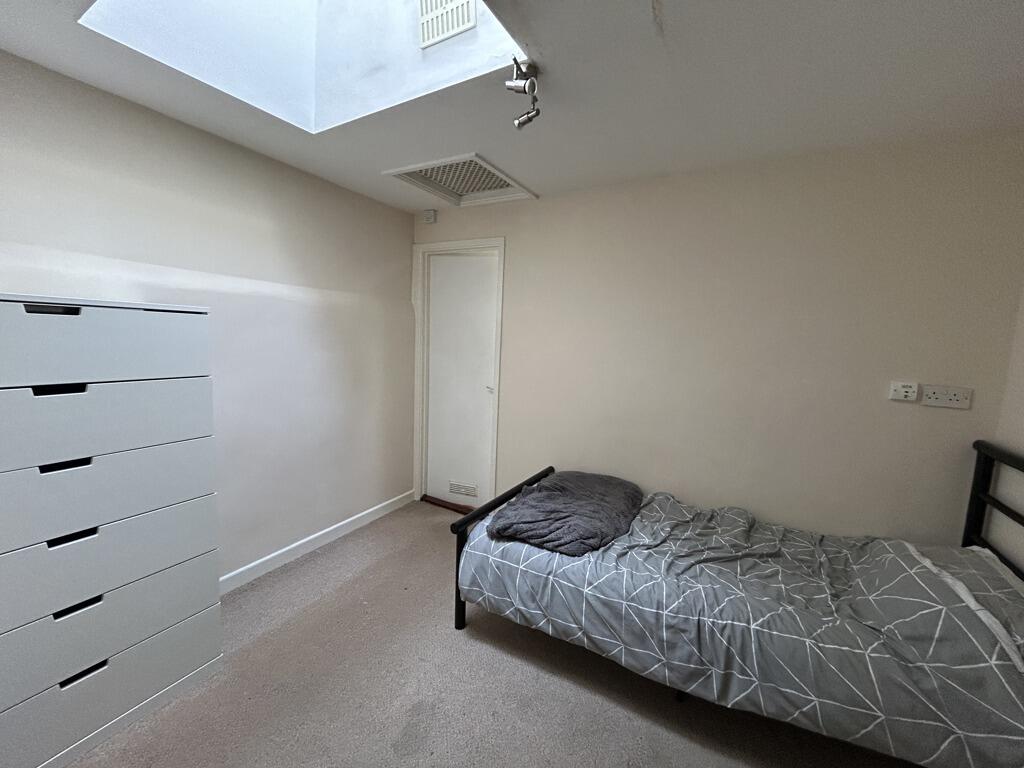 Flat 2 Bedroom