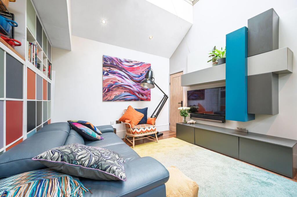 House in London - View 3