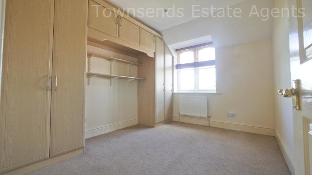 Apartment in Harrow - More