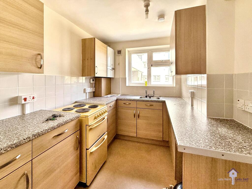 Wharncliffe Road, SO19 photo 4