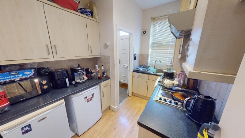 House in Leeds, West Yorkshire - View 3