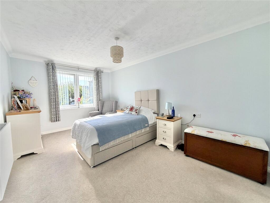 Apartment in Southampton - More