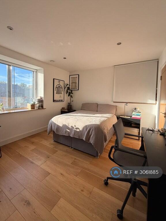 Apartment in London - View 5