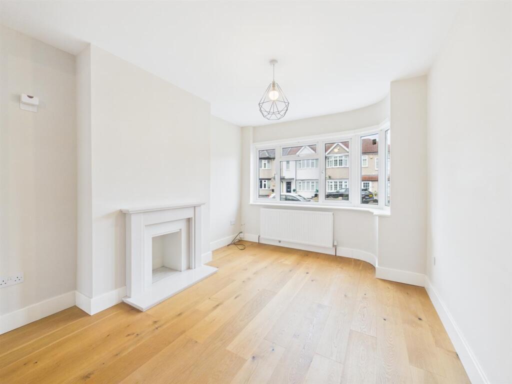 House in Harrow - View 4