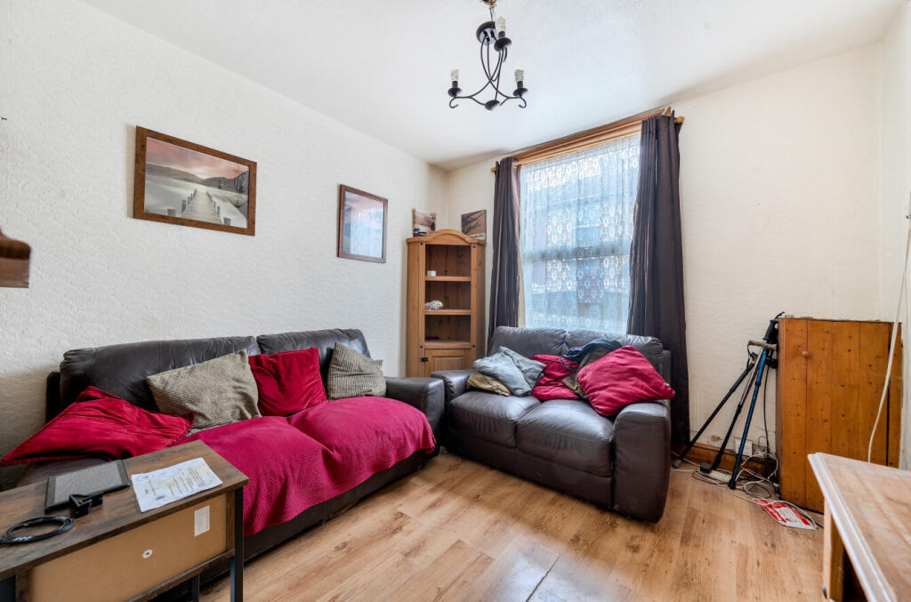 House in Portsmouth - View 3