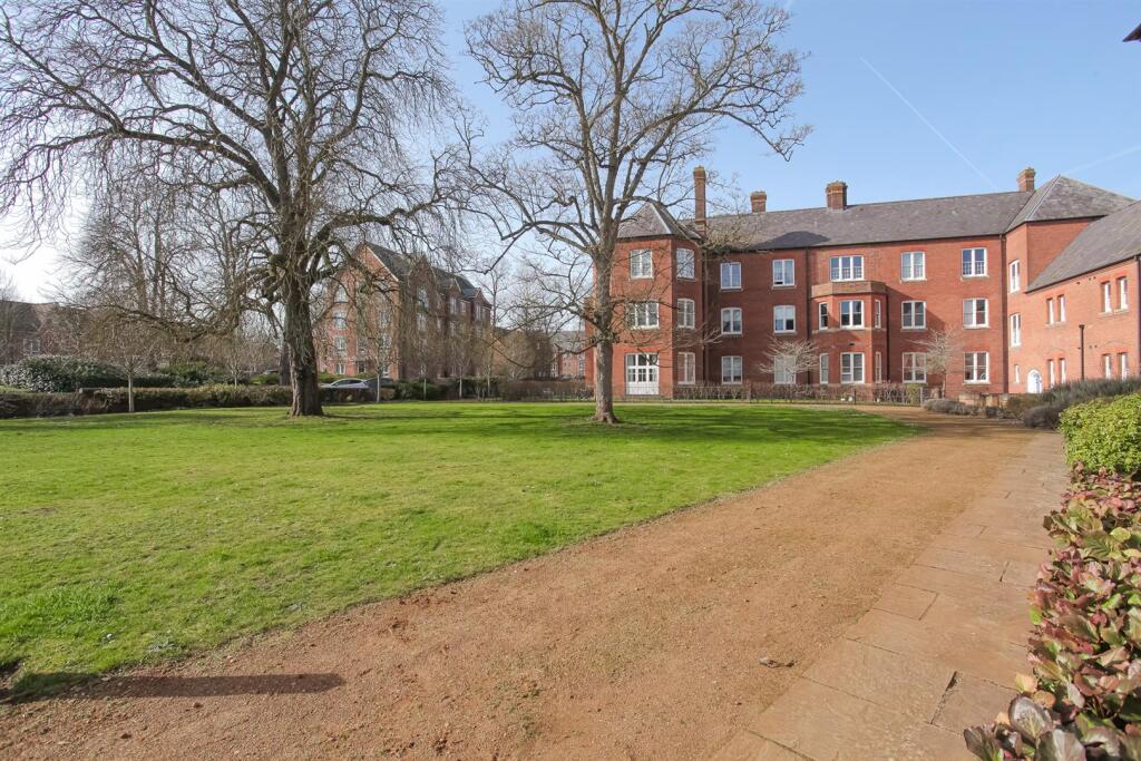 Main image of property: Ipsden Court, Cholsey Meadows