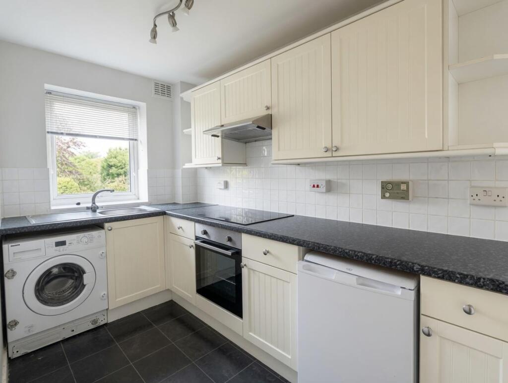 Apartment in Stockport - View 3