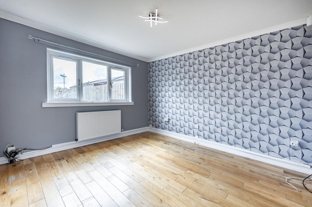 House in Kirkintilloch, Harestanes - View 4