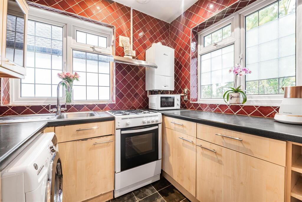 Apartment in Sutton - View 5