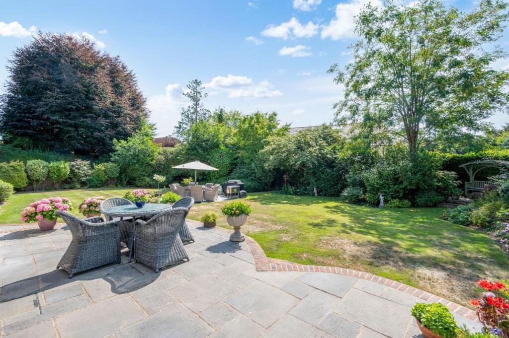 House in Reigate and Banstead, Surrey - View 3