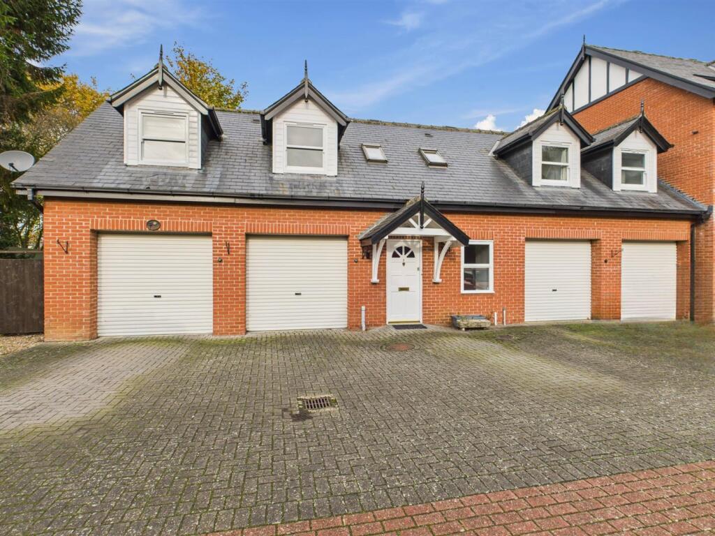 Main image of property: 8 Came Court, Woodhall Spa