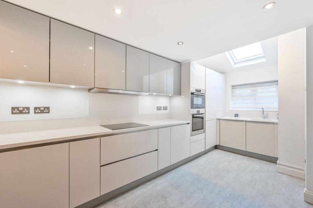 House in London - View 2