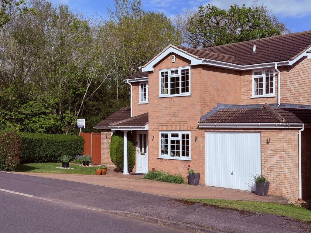 Main image of property: Minchin Green, Binfield, RG42