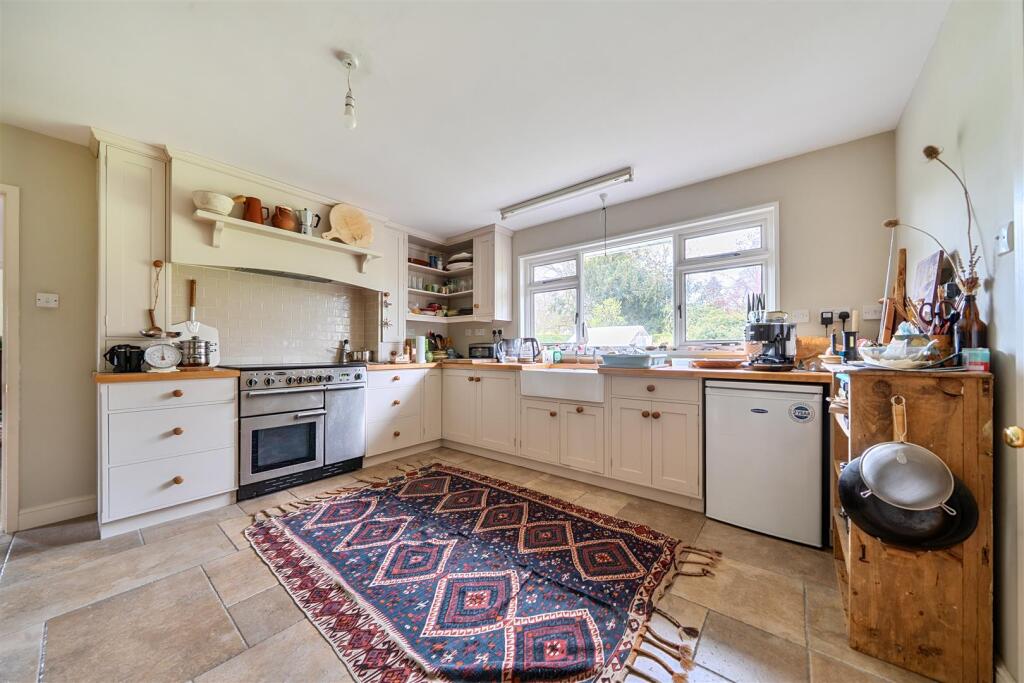 11 Bowling Green Close, Bishops Castle, SY9 5BA photo 4