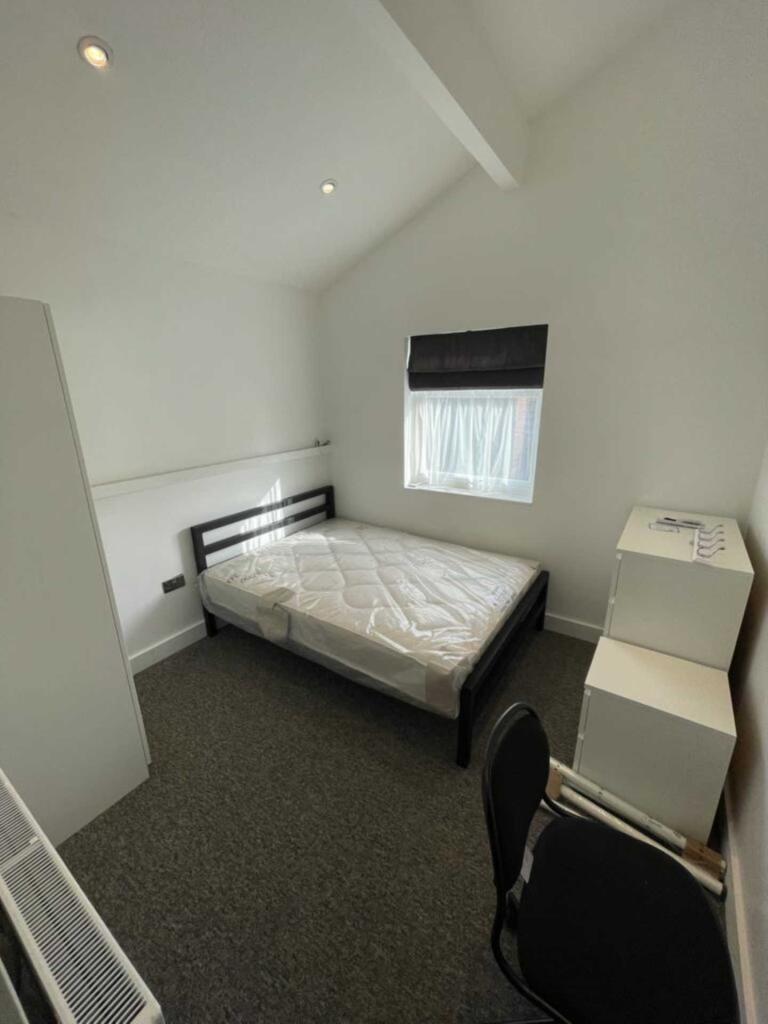 House in Manchester, Greater Manchester - View 5