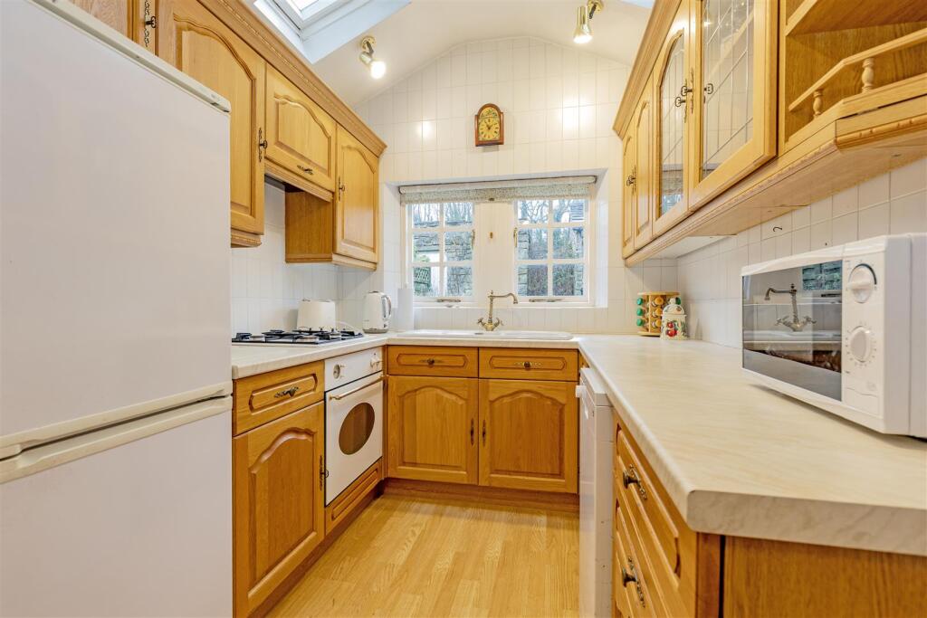 House in Derbyshire Dales, Hathersage Booths, Hathersage - View 6