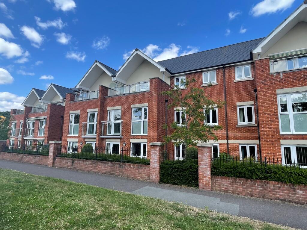 1-bed apartment on Haven Court, Southampton Road, Hythe, £225,000