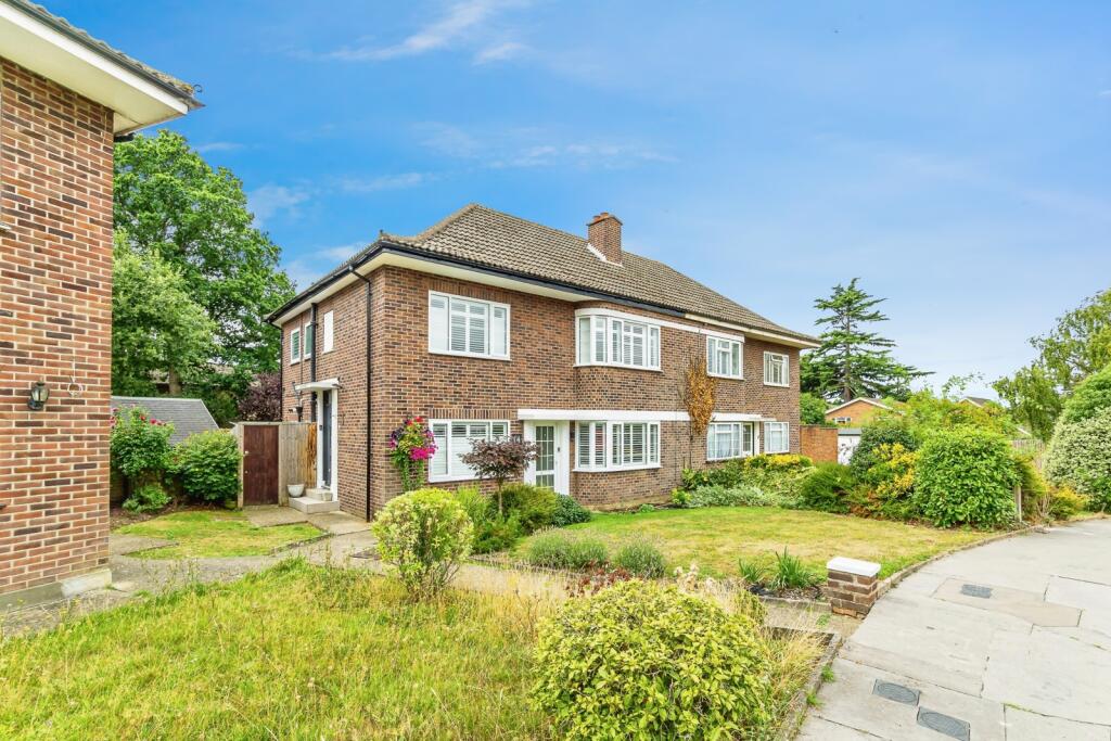 Main image of property: Lyconby Gardens, Croydon, CR0