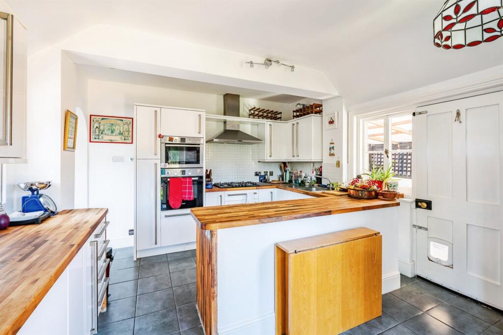Arlington Road, Eastbourne photo 5