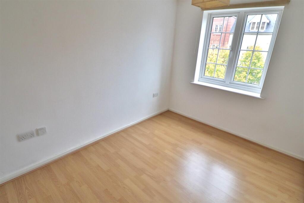 Apartment in Warrington - View 5