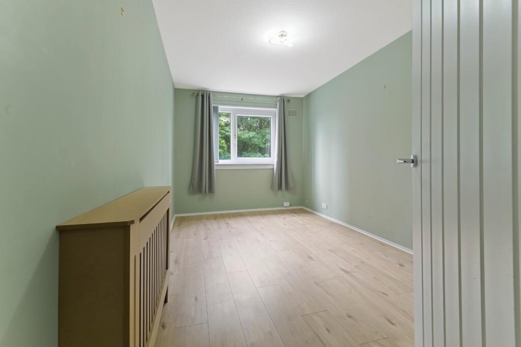 Apartment in Paisley, Castlehead - View 4