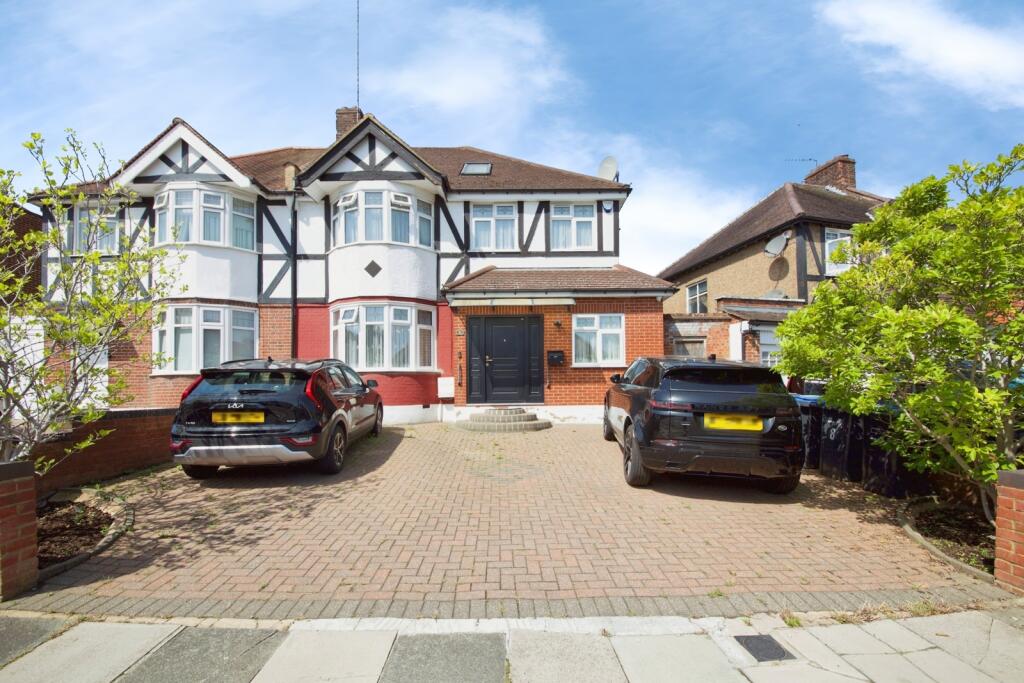 Main image of property: Ravenscraig Road, London, N11