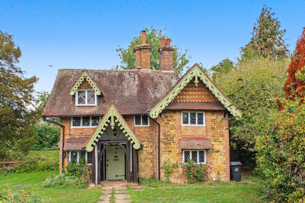 House in Redhill - View 2