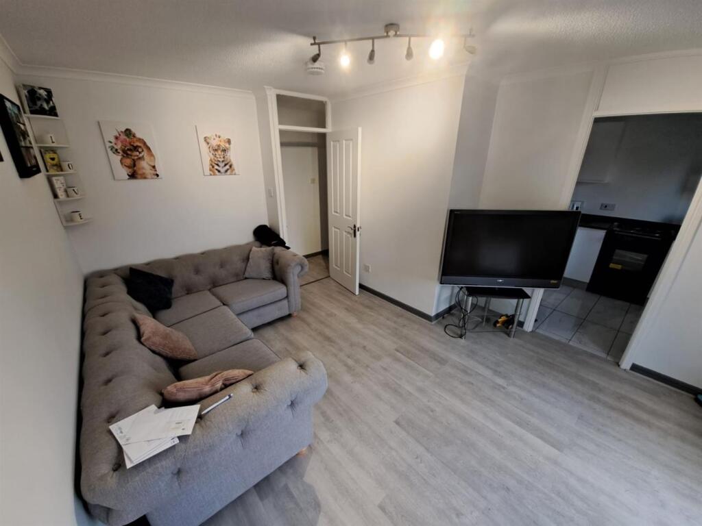 Apartment in Rochester - View 4