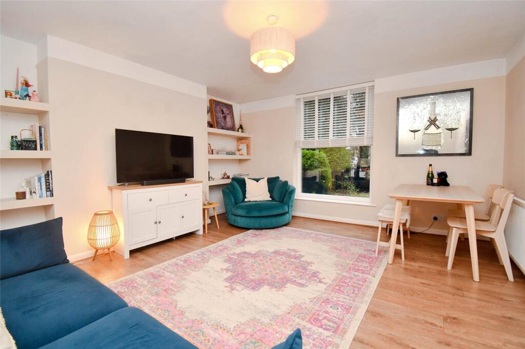 Apartment in Wirral, Liverpool City Region - View 2
