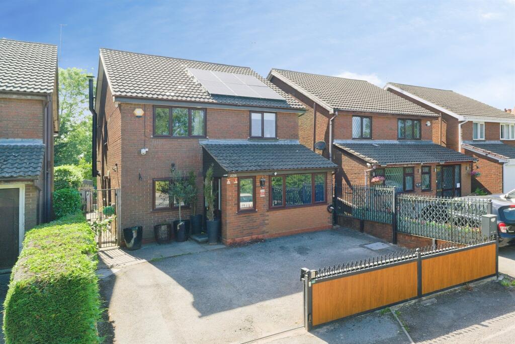Main image of property: Stratford Road, Hockley Heath, Solihull