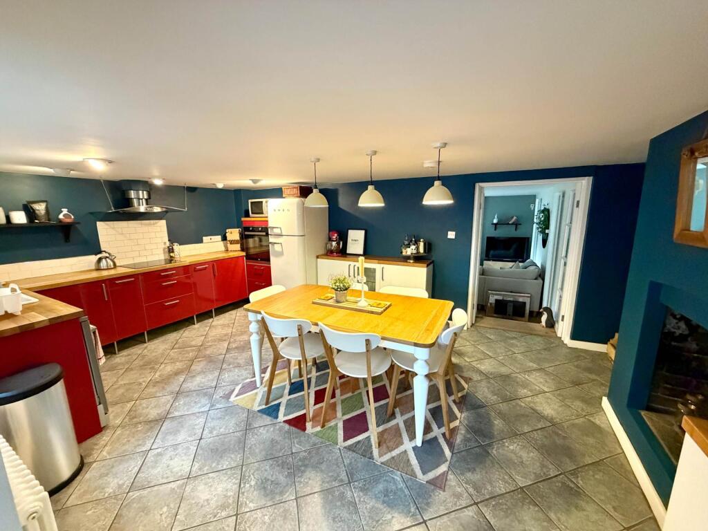 House in Swindon - View 3