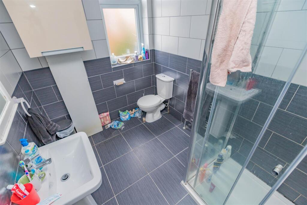 6 bedroom house for rent