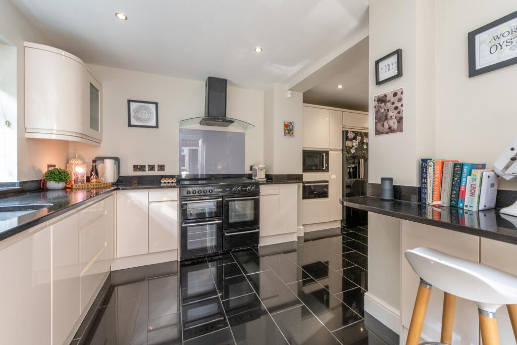 House in Yeovil, Somerset - View 2