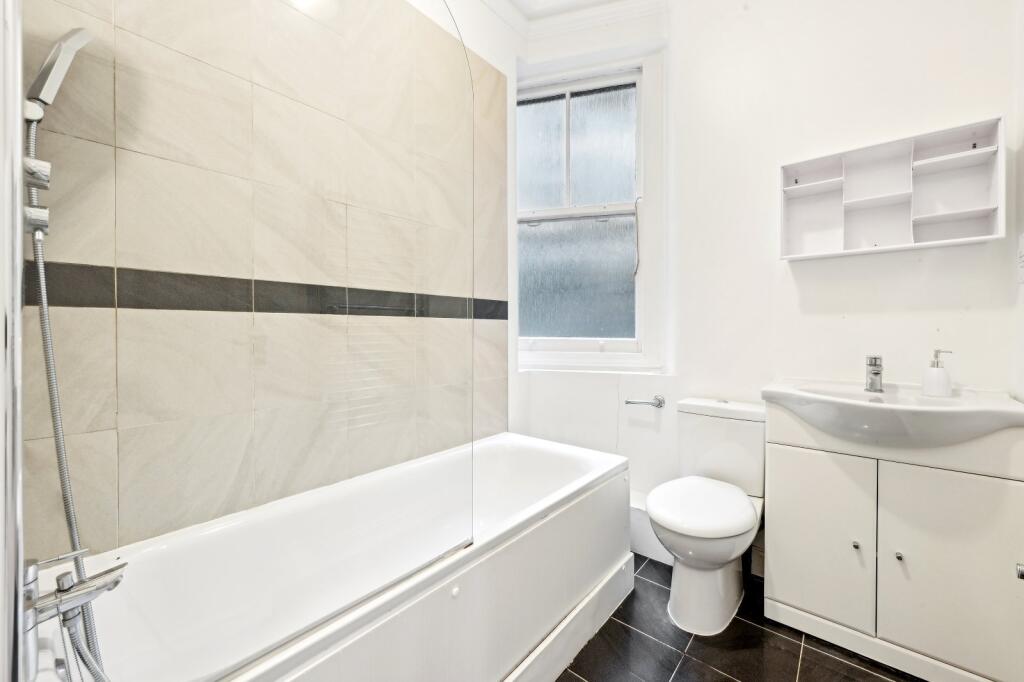 Apartment in London - More