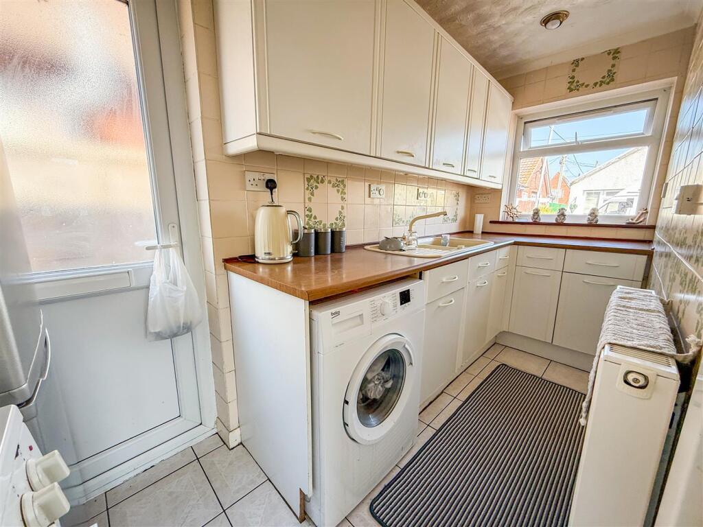 Standard Avenue, Jaywick, Essex photo 4