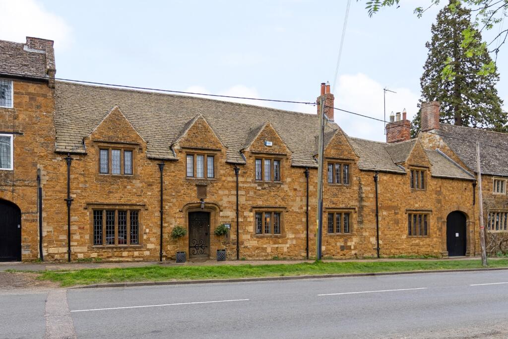 Main image of property: The Old Post House, Deddington, Oxfordshire, OX15