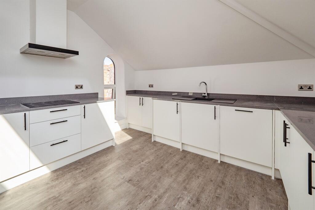 Apartment in Hull - View 5