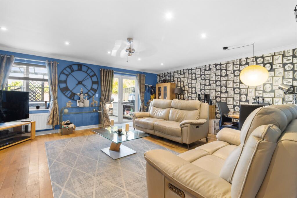 Monkey Puzzle Close, Windmill Hill, Hailsham photo 4