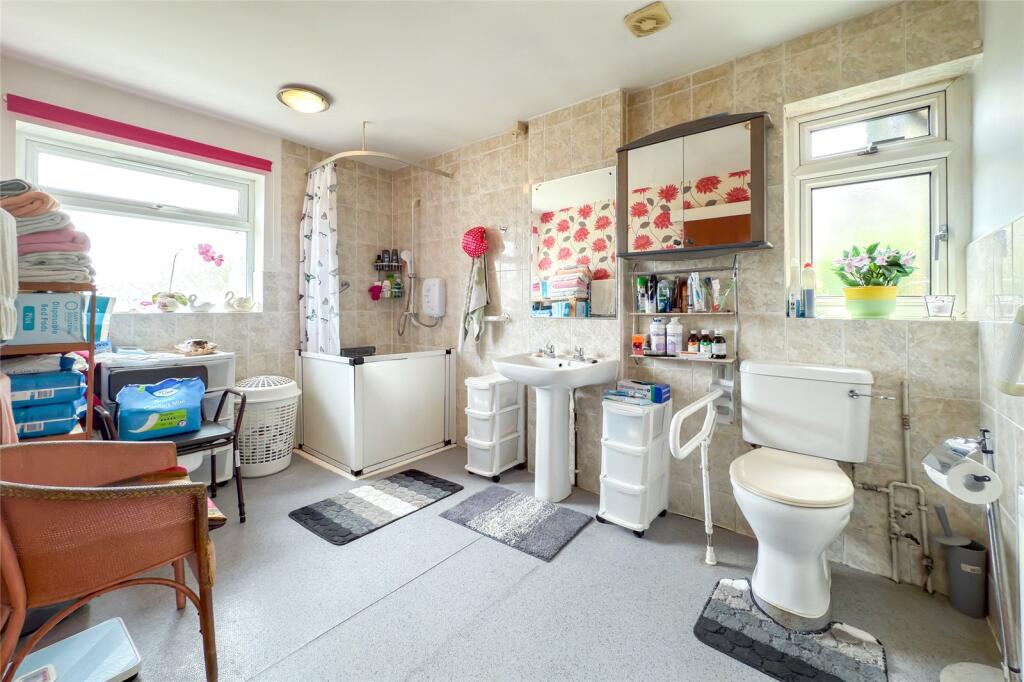 Additional image 9 of Hawthorn Close, Harpenden, Herts, AL5