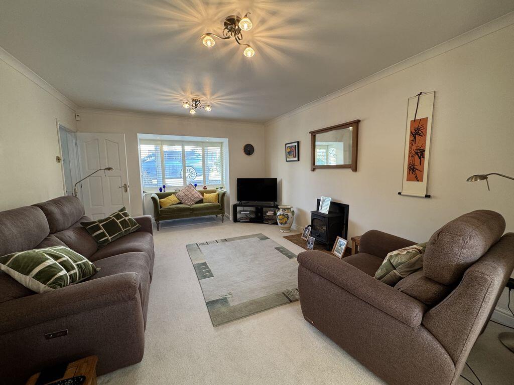 House in Gloucester - View 5