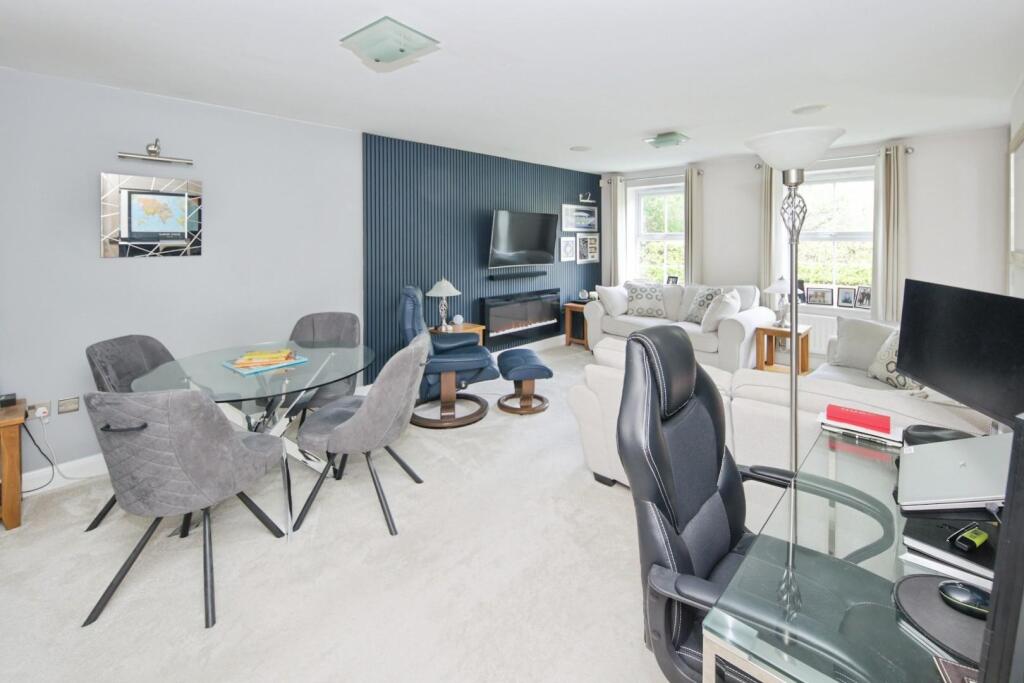 Apartment in Solihull, Knowle - More
