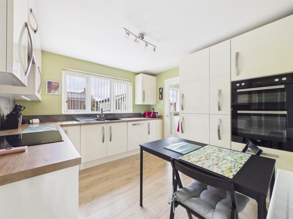 House in East Lindsey, Ludford - View 4