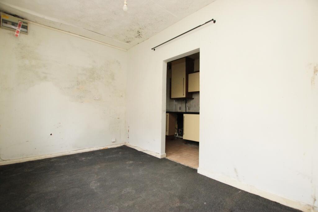 House in Kettering, Avondale - View 2