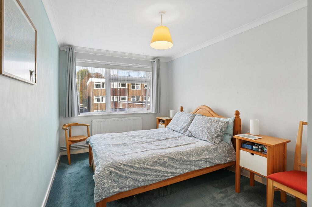 Downs Hill Road, Epsom, KT18 photo 4