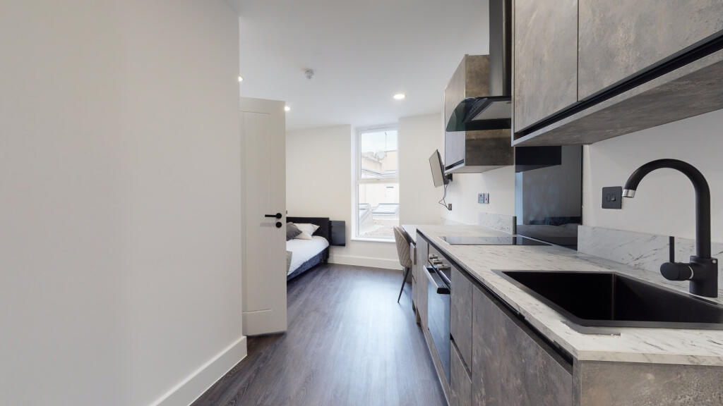 House in Nottingham, Nottinghamshire - View 2