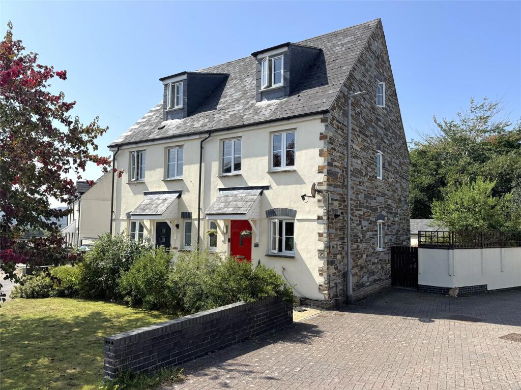 3-bed semi-detached on Helman Tor View, Bodmin, Cornwall, PL31, £250,000